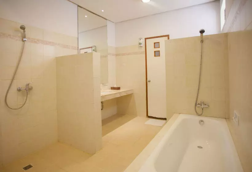 Kencana Villa Dago Private Pool