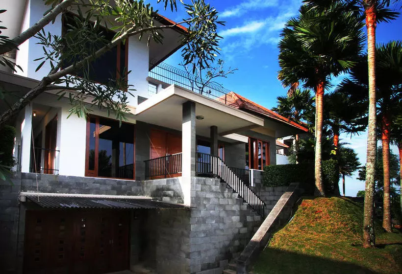 Kencana Villa Dago Private Pool