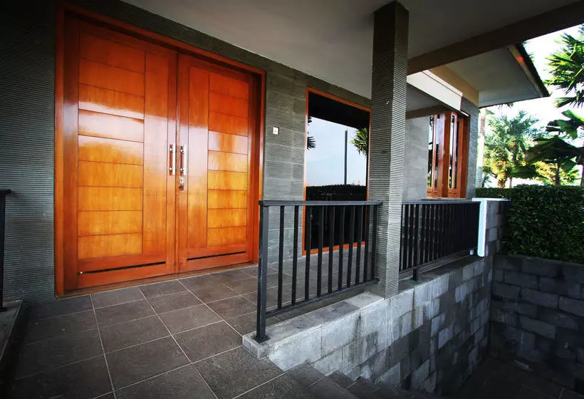 Kencana Villa Dago Private Pool