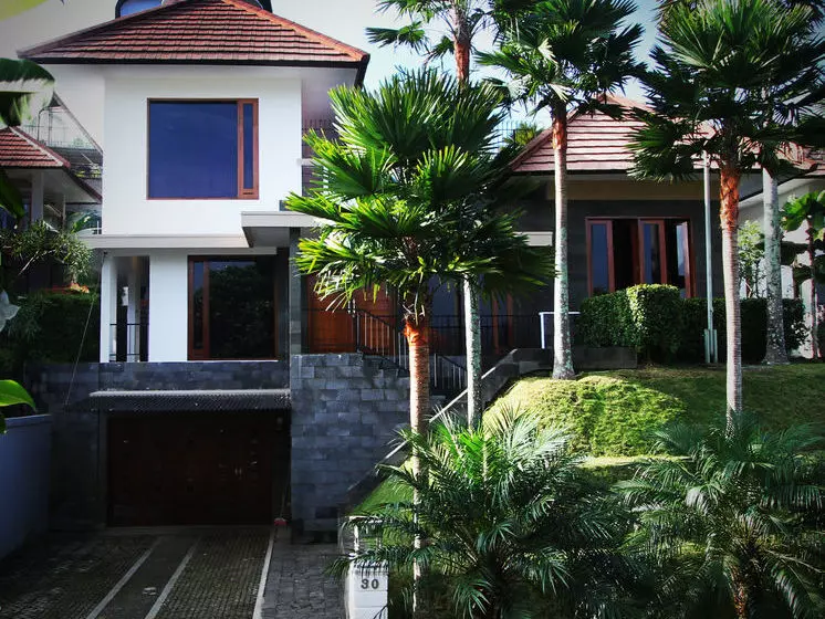 Kencana Villa Dago Private Pool