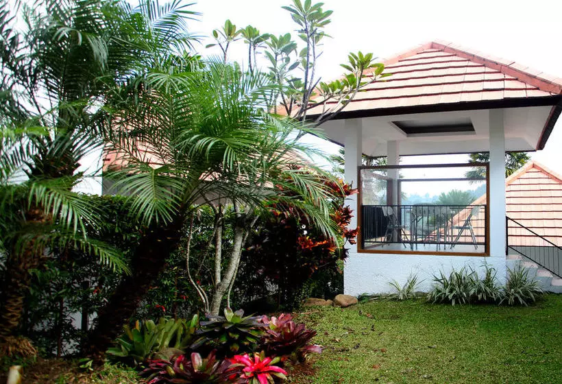 Kencana Villa Dago Private Pool