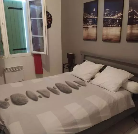 ベッドアンドブレックファースト Chambre Chez L Habitant