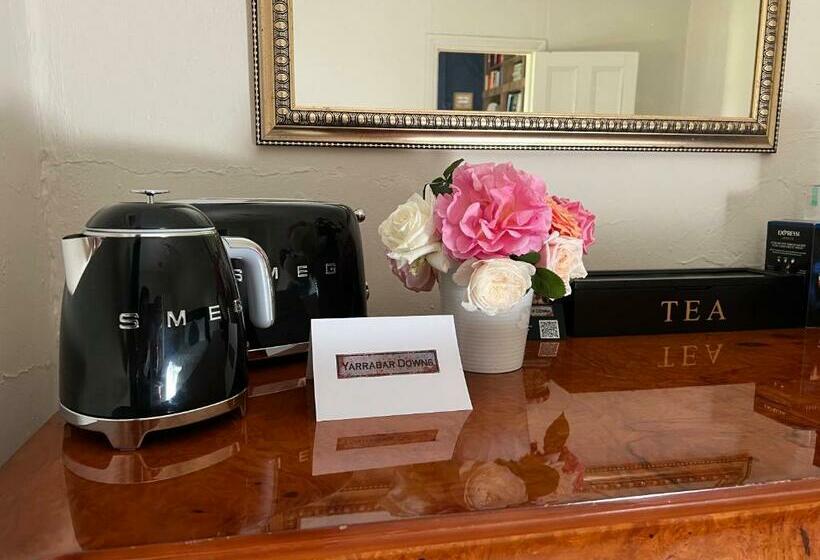 בית מלון כפרי Private Suite In An Historic 1865 Homestead