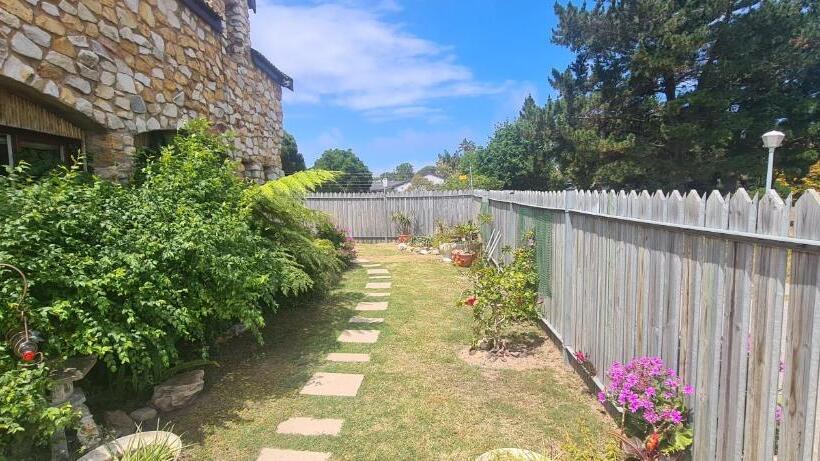 ペンション Dunwiny Cottage