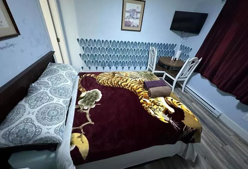 پانسیون Guest Suite   Private Retreat   J 1