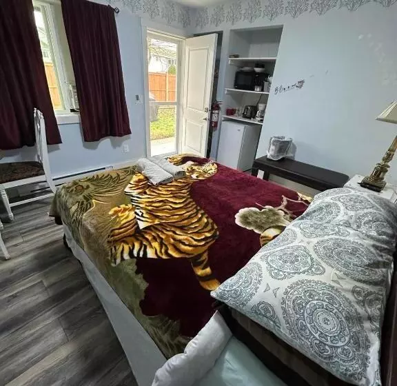 پانسیون Guest Suite   Private Retreat   J 1