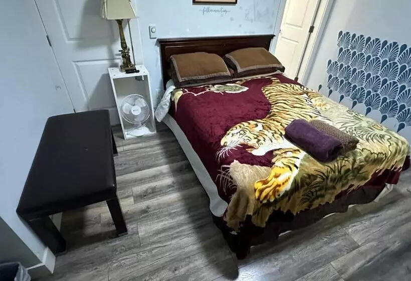 پانسیون Guest Suite   Private Retreat   J 1