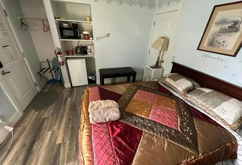پانسیون Guest Suite   Private Retreat   J 1