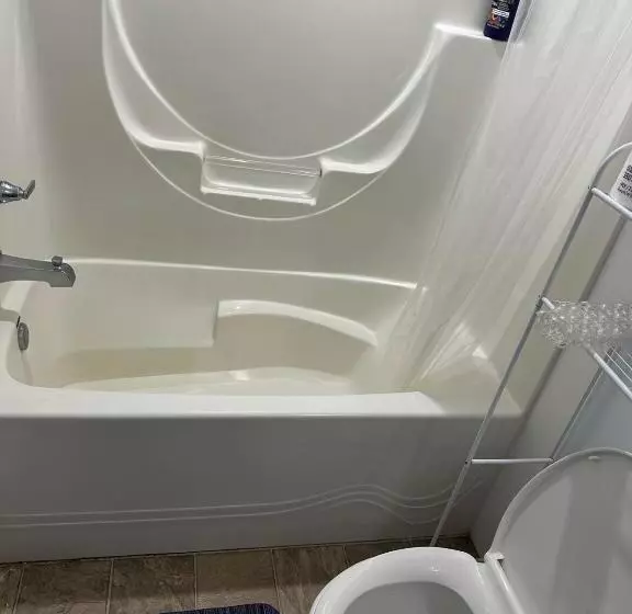 پانسیون Guest Suite   Private Retreat   J 1