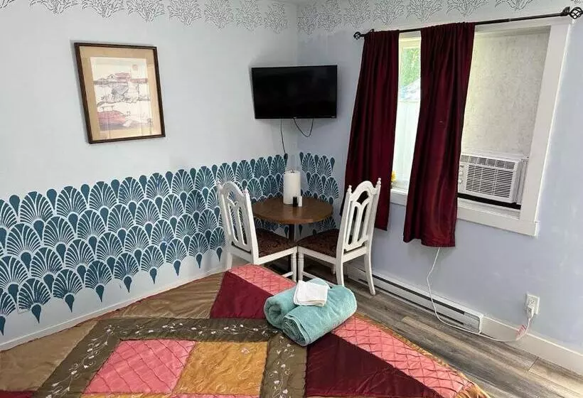 پانسیون Guest Suite   Private Retreat   J 1