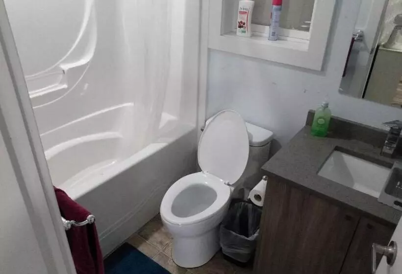 پانسیون Guest Suite   Private Retreat   J 1