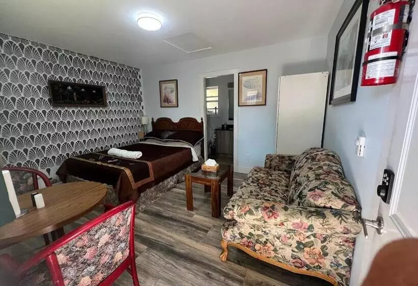 پانسیون Guest Suite   Private Retreat   J 1