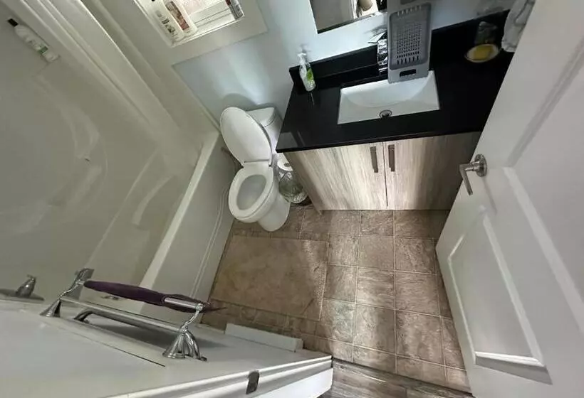 پانسیون Guest Suite   Private Retreat   J 1