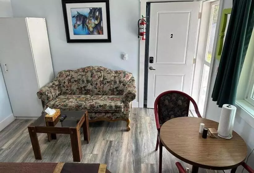 پانسیون Guest Suite   Private Retreat   J 1