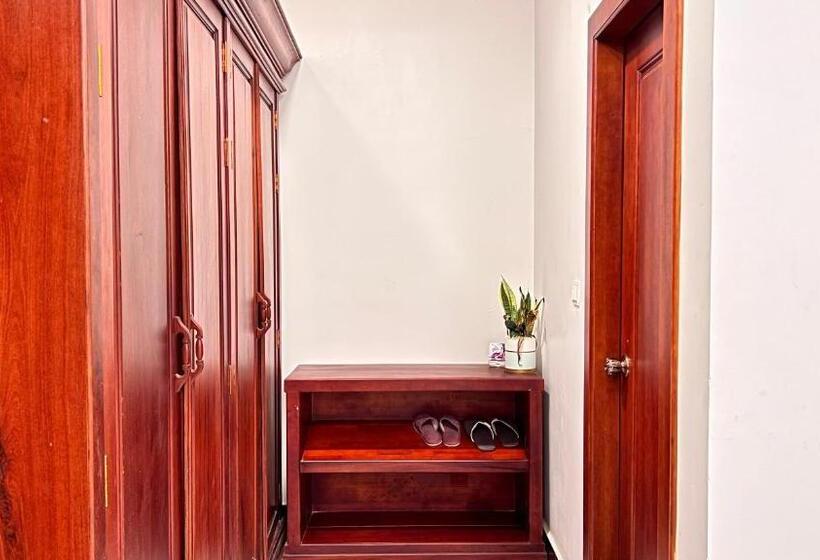 پانسیون Nyna Villa Guesthouse