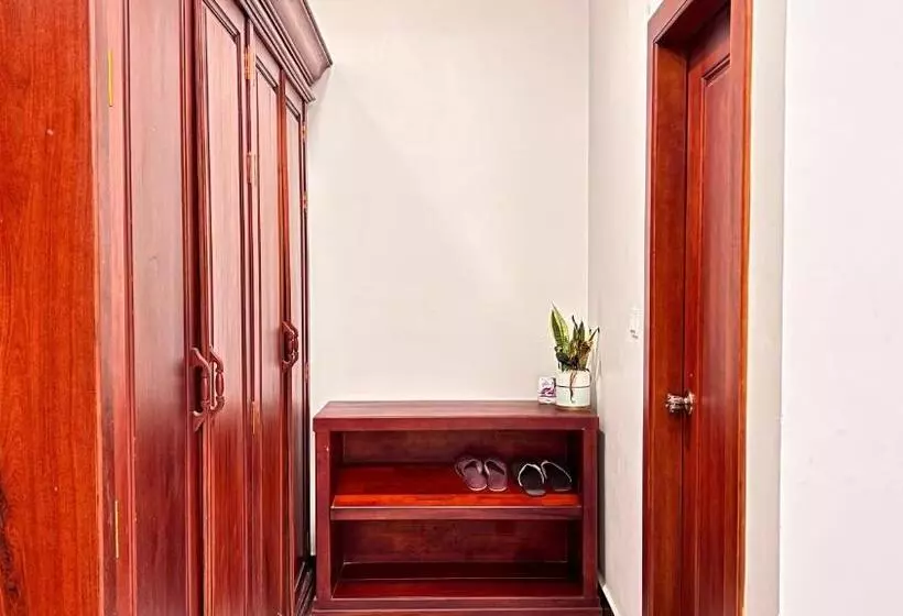 پانسیون Nyna Villa Guesthouse