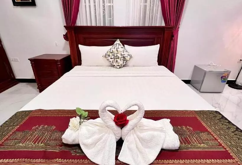 پانسیون Nyna Villa Guesthouse
