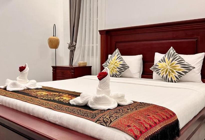 پانسیون Nyna Villa Guesthouse