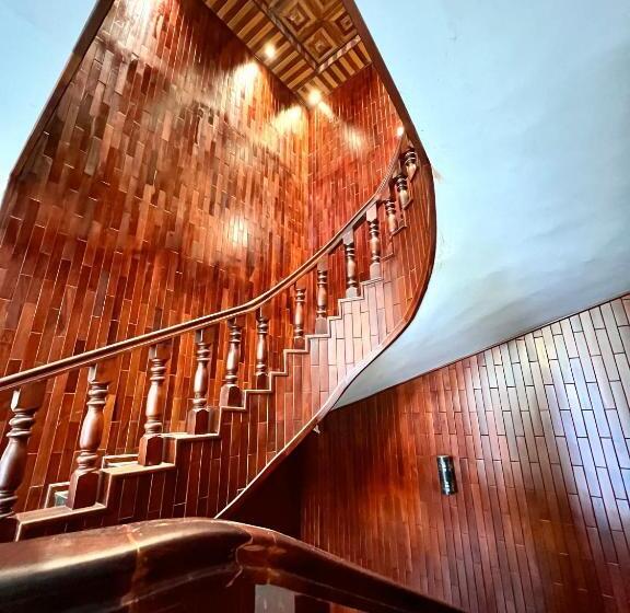 پانسیون Nyna Villa Guesthouse