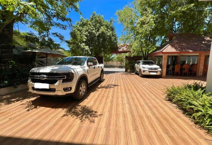 پانسیون Nyna Villa Guesthouse