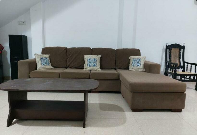 بنسيون White Villa