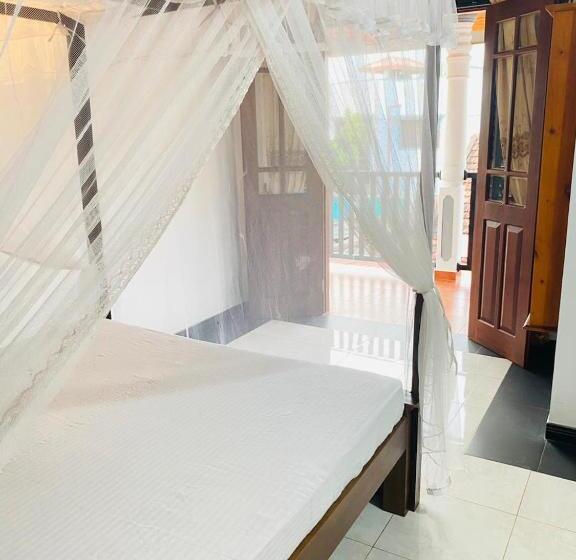 بنسيون White Villa