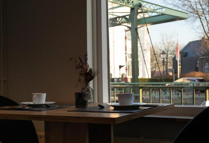 Aamiaismajoitus (B&B) Yep! Slapen Bij De Sluis