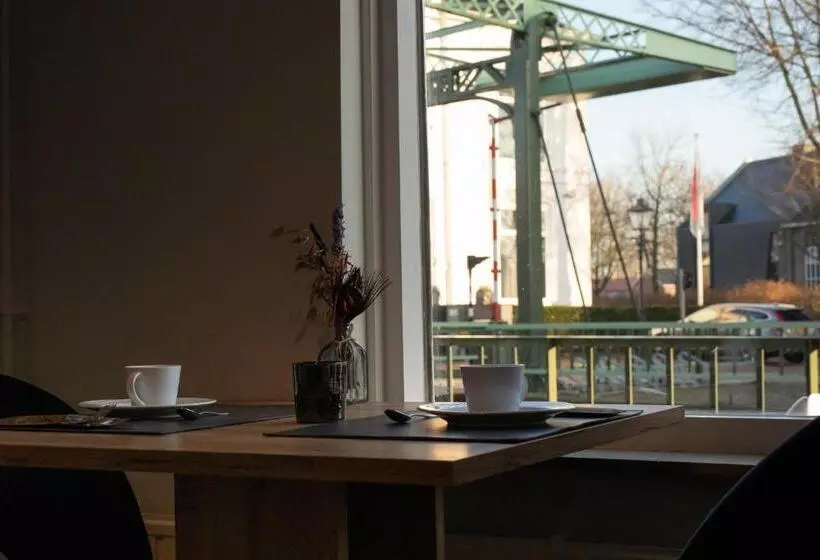 Aamiaismajoitus (B&B) Yep! Slapen Bij De Sluis