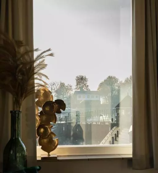 Aamiaismajoitus (B&B) Yep! Slapen Bij De Sluis