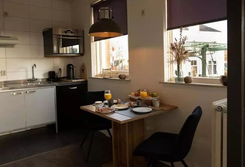 Aamiaismajoitus (B&B) Yep! Slapen Bij De Sluis