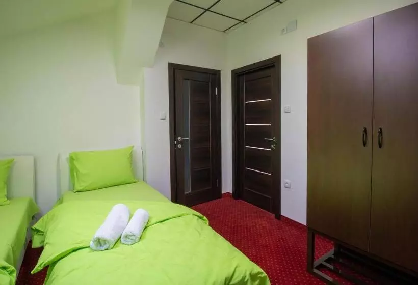 Hostel Aurora