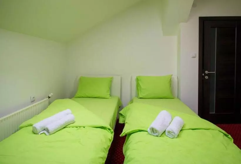 Hostel Aurora