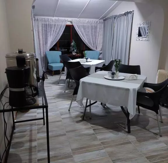 Majatalo King S Hill Guest House