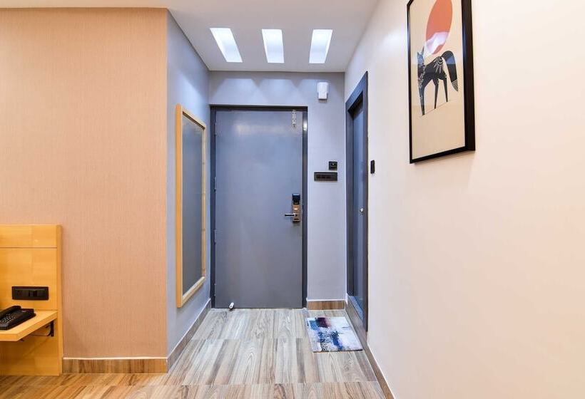 בית מלון כפרי Capital O Vihari Grand Inn