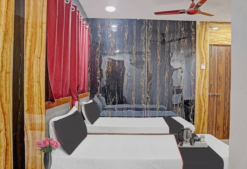 בית מלון כפרי Capital O Vihari Grand Inn