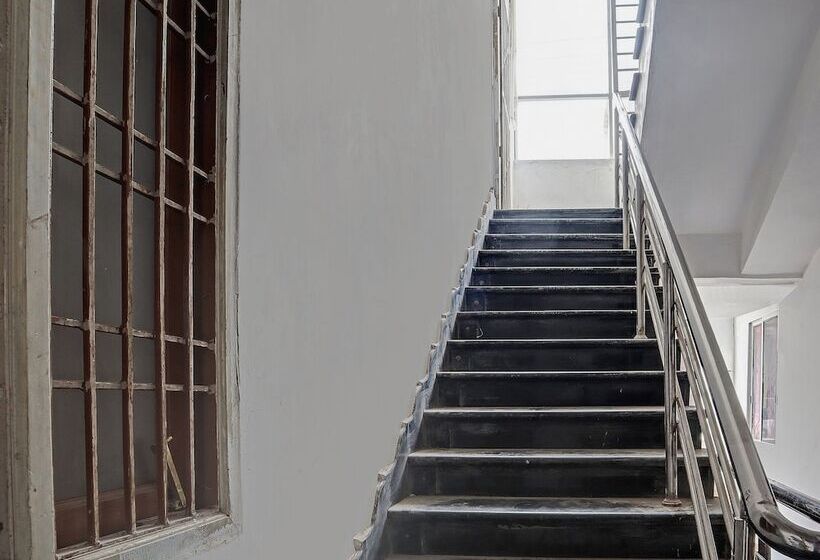 בית מלון כפרי Capital O Vihari Grand Inn