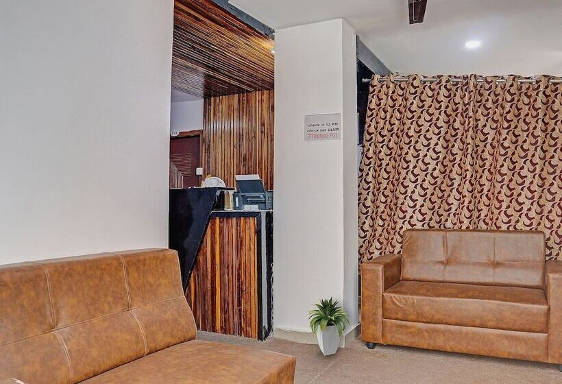 בית מלון כפרי Capital O Vihari Grand Inn