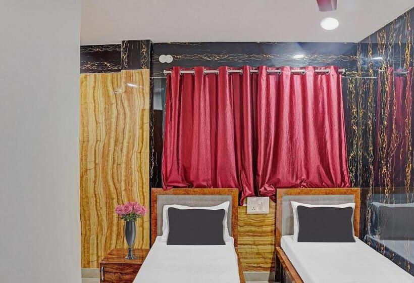 בית מלון כפרי Capital O Vihari Grand Inn