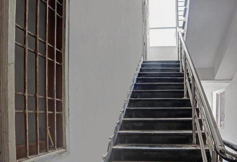 בית מלון כפרי Capital O Vihari Grand Inn