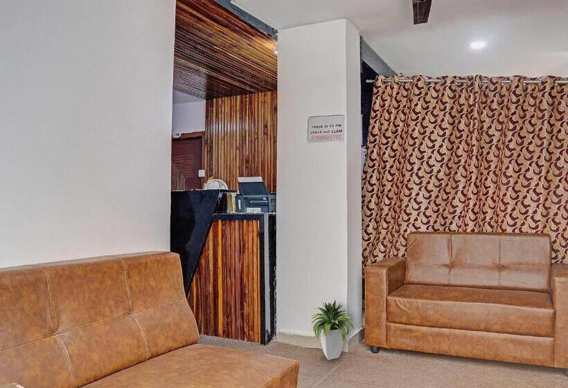 בית מלון כפרי Capital O Vihari Grand Inn