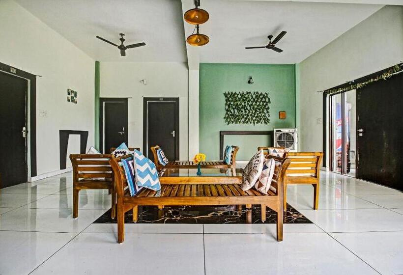 בית מלון כפרי Flagship The Green Scape Mansion