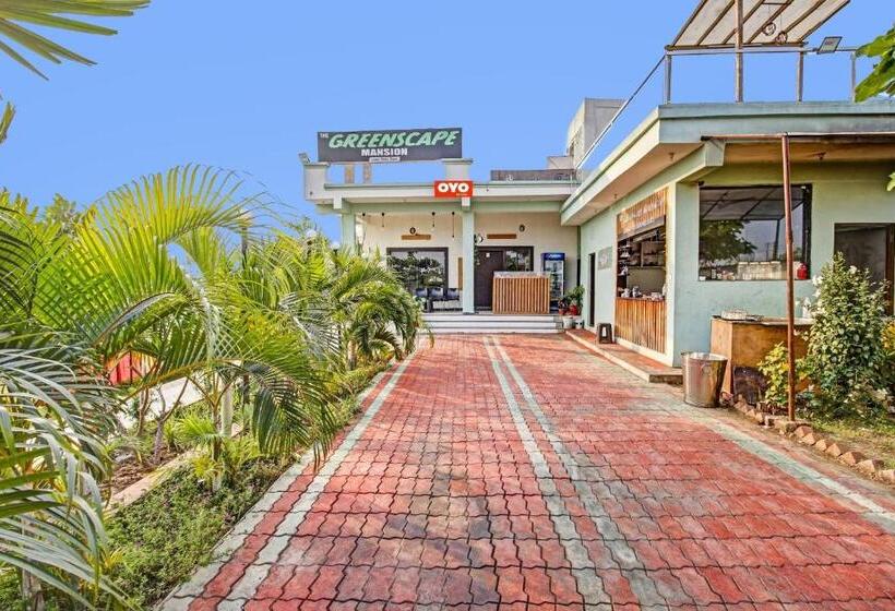 בית מלון כפרי Flagship The Green Scape Mansion