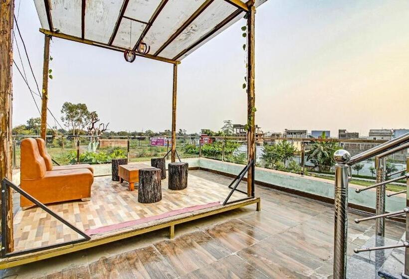 בית מלון כפרי Flagship The Green Scape Mansion