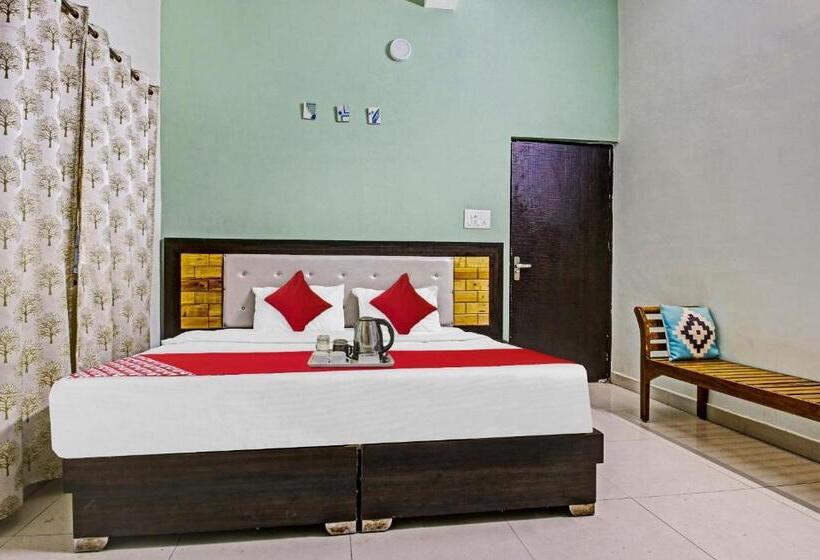 בית מלון כפרי Flagship The Green Scape Mansion