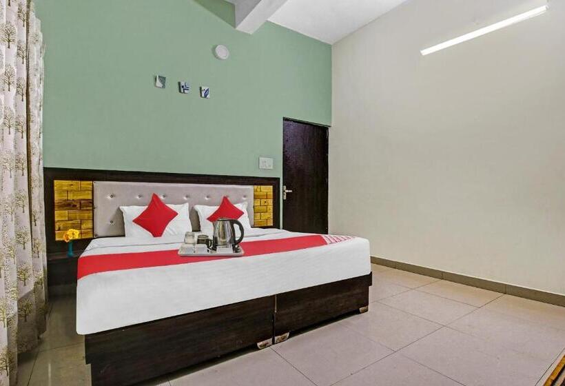 בית מלון כפרי Flagship The Green Scape Mansion