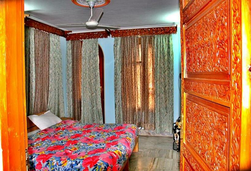 فندق Lamzy Pari Mahal