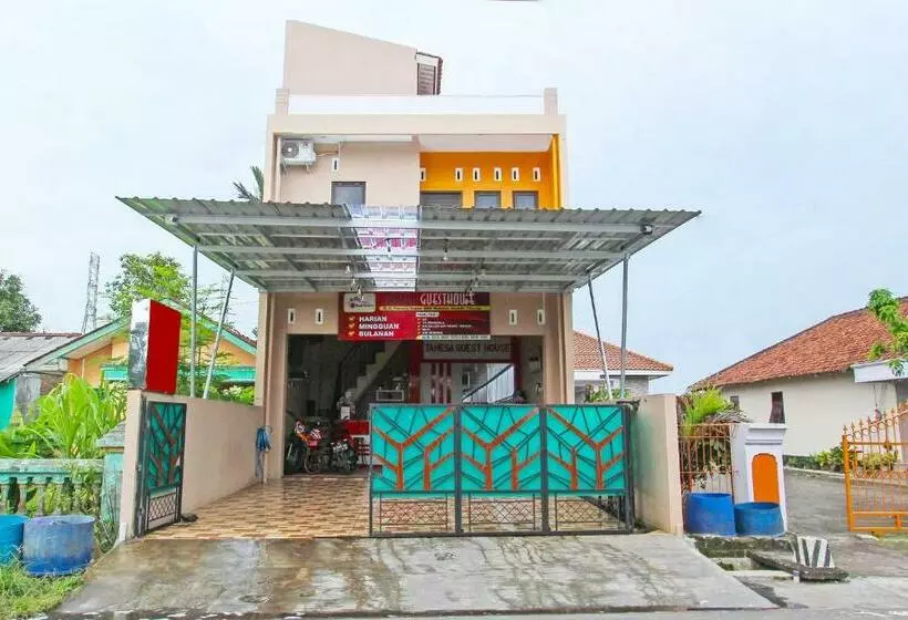 هتل Oyo 91842 Tahesa Guesthouse