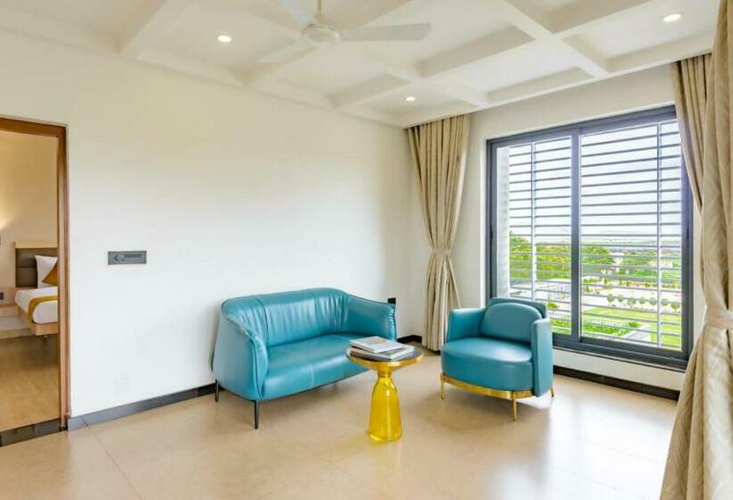 ホテル Pearl By Priyadarshini