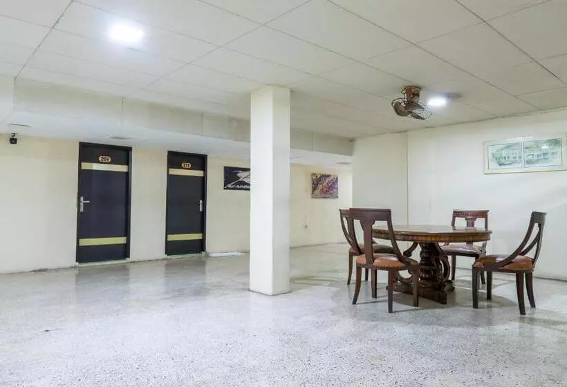 Hotelli Reddoorz Near Pelabuhan Sri Bintan Pura Tanjungpinang