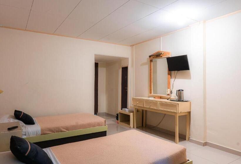 בית מלון כפרי Reddoorz Near Pelabuhan Sri Bintan Pura Tanjungpinang